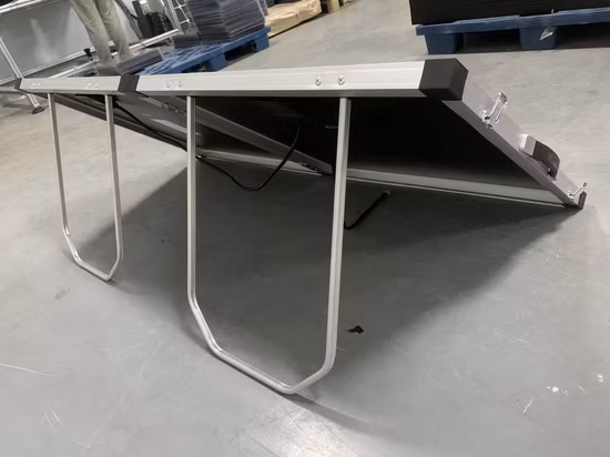 Solarventilator CE-Fabriklieferant Hersteller Outdoor-AC/DC-Adapter Tragbarer wiederaufladbarer Power-Ständer Tischpanel 16-Zoll-Ventilator mit USB Multi